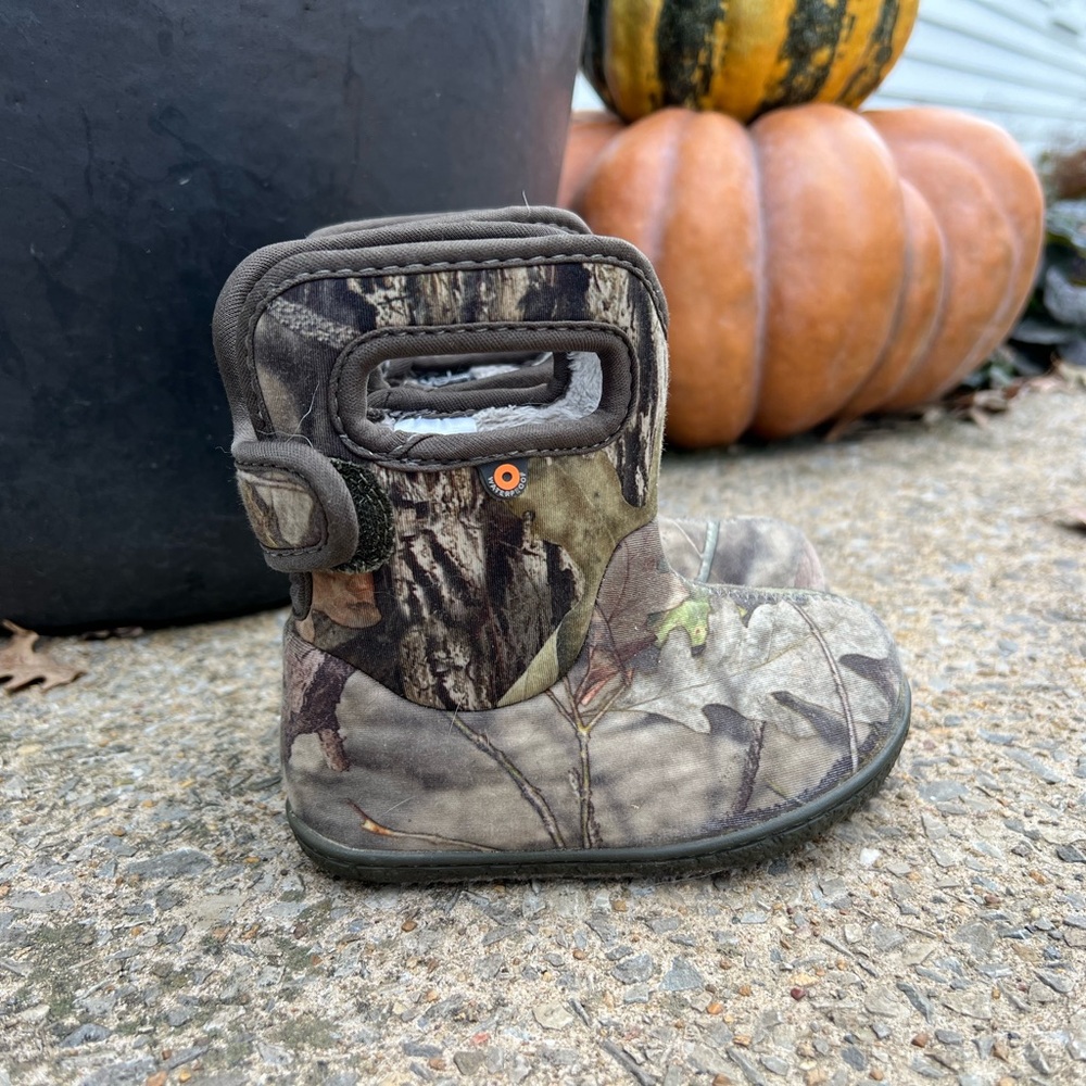 MOSSY OAK CAMO BOGS BOOTS BIG KID SIZE 7